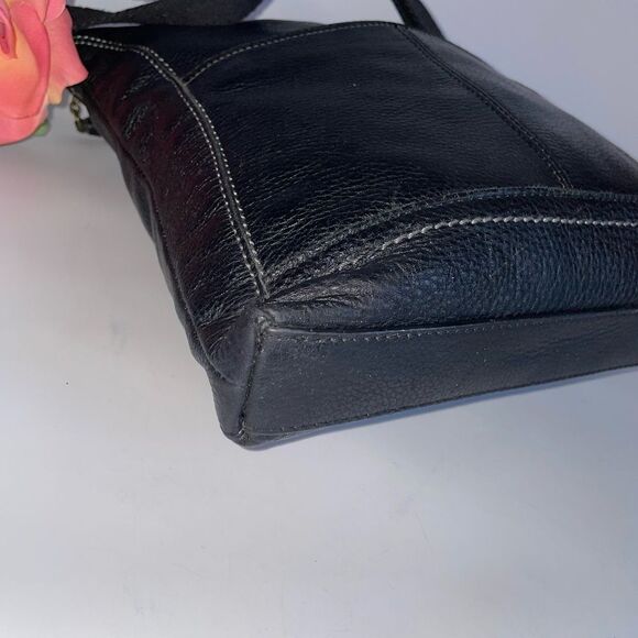 The Sak Black Leather Shoulder Bag - Picture 5 of 8